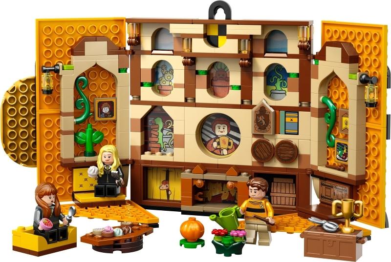 LEGO® 76412 Hufflepuff House Banner