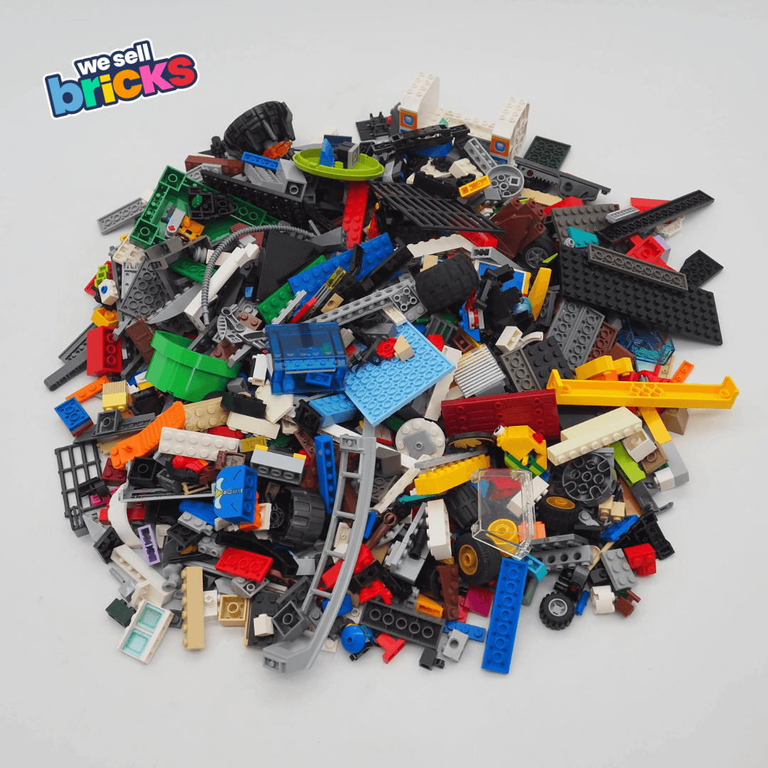 LEGO®- 5kg bricks, parts & pieces + 2 minifigures Bundle - Cleaned