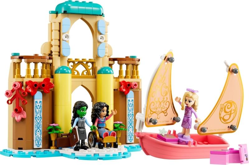 Lego® Glinda, Elphaba & Nessarose at Shiz Uni - 75681